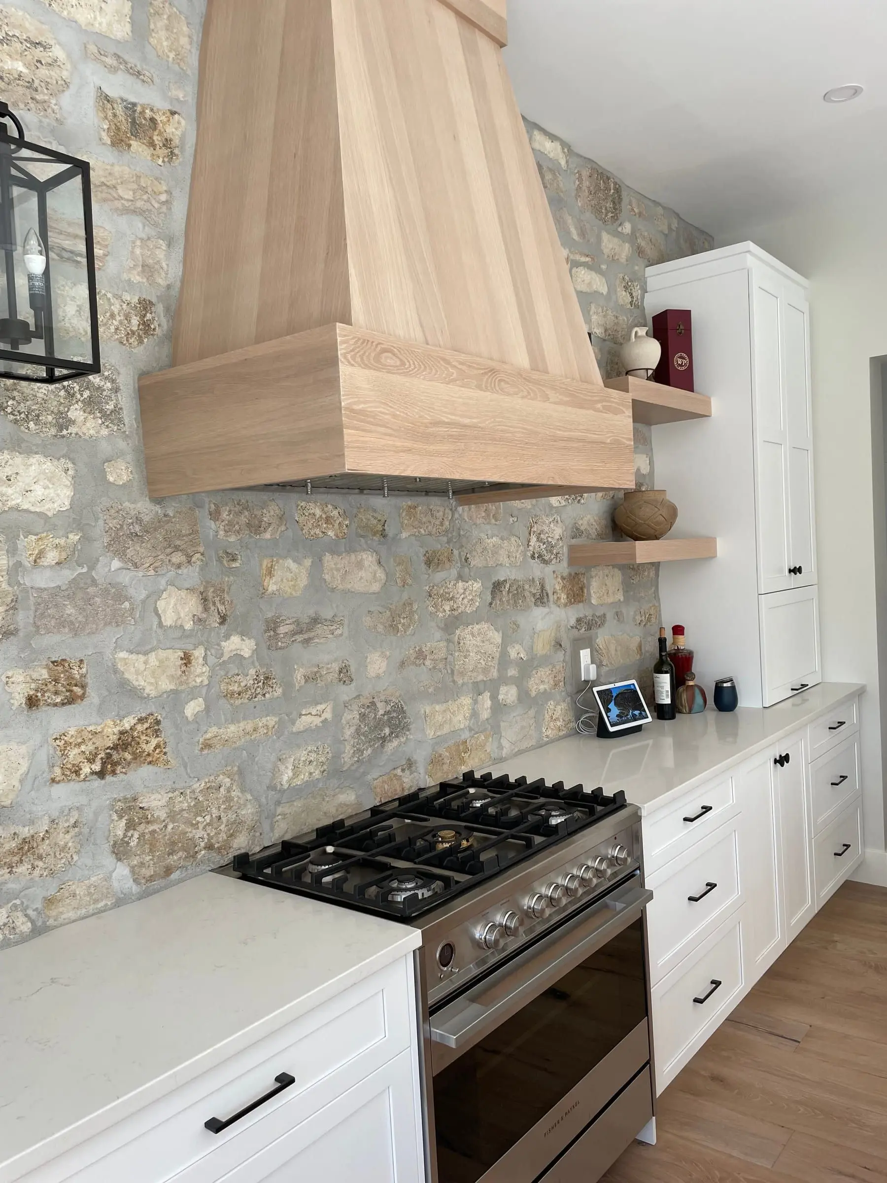Discovery Ridge Kitchen — photograph 1
